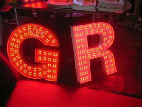 全州县LED发光字常见的安装误区。